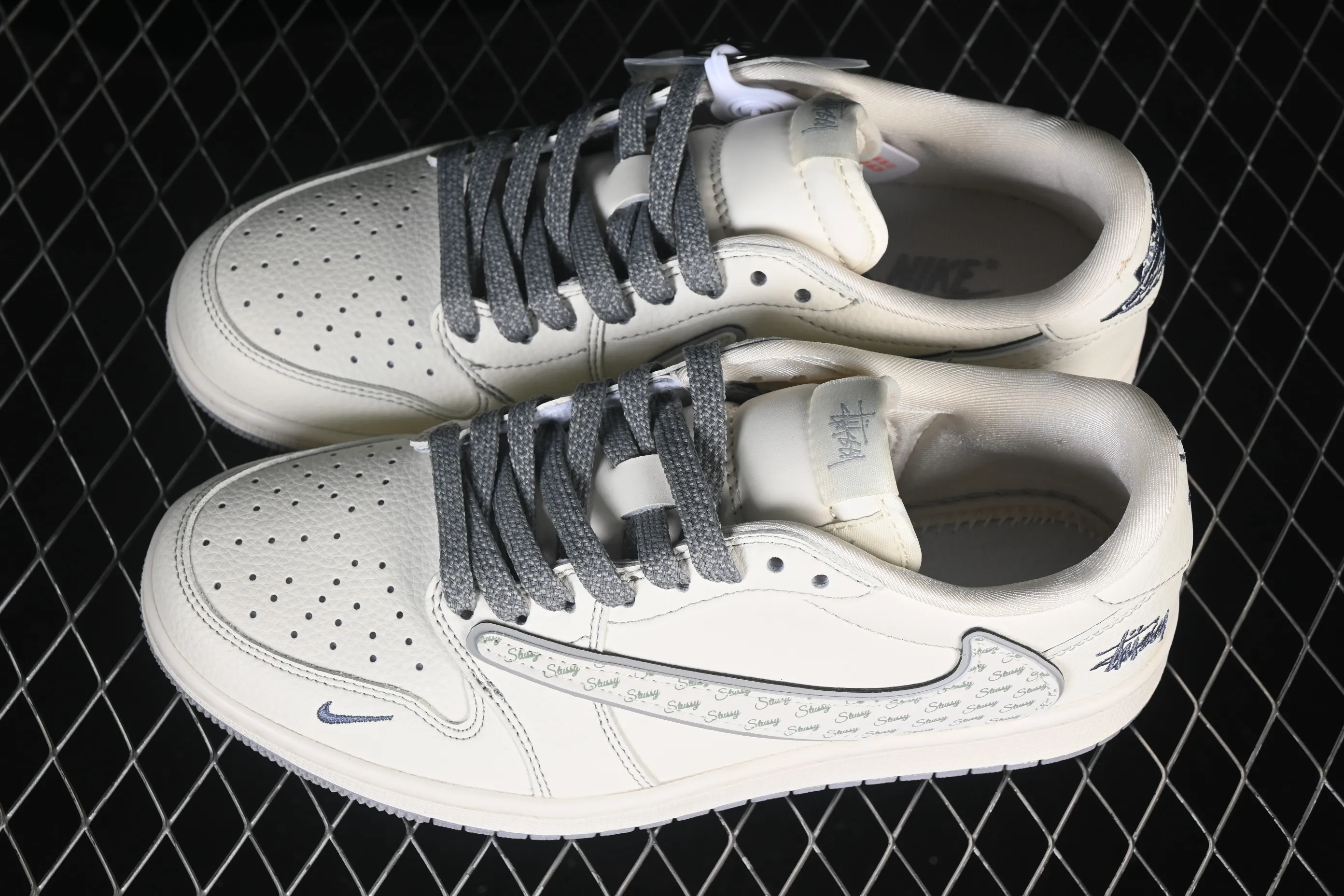 All categories Air Jordan Jordan series basketball shoes Air Jordan 1 Low High-end customized low-top sneakers Travis Scott x Fragment Design x Air Jordan 1 Low OG SP AJ1 Joe 1 joint model low-top cultural casual sneakers HH7518-085